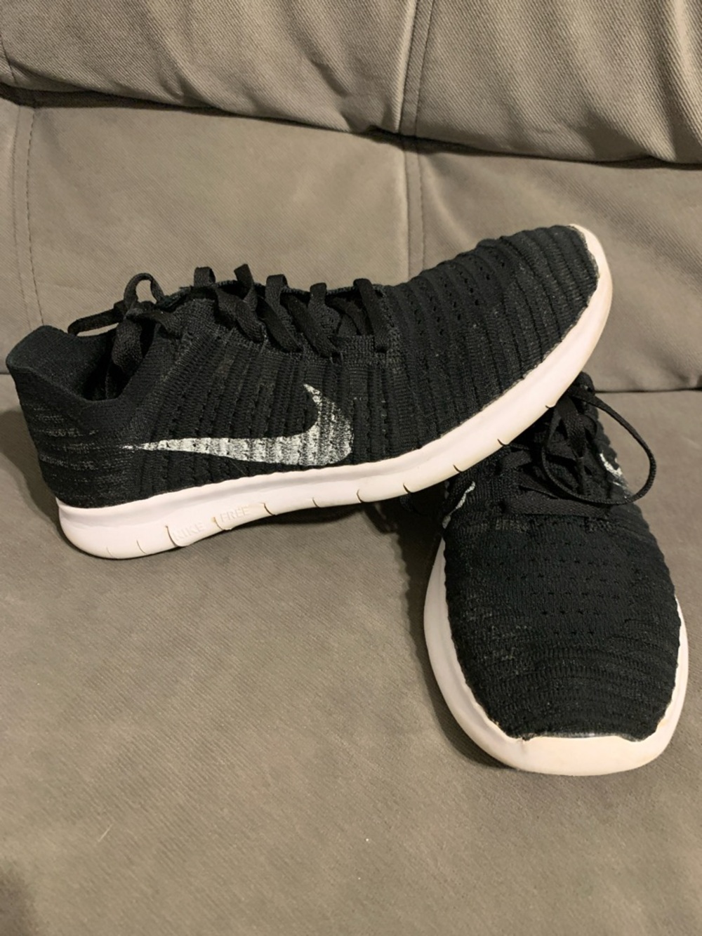 Nike FREE RUN FLYKNIT Black Running Sneakers with White Sole